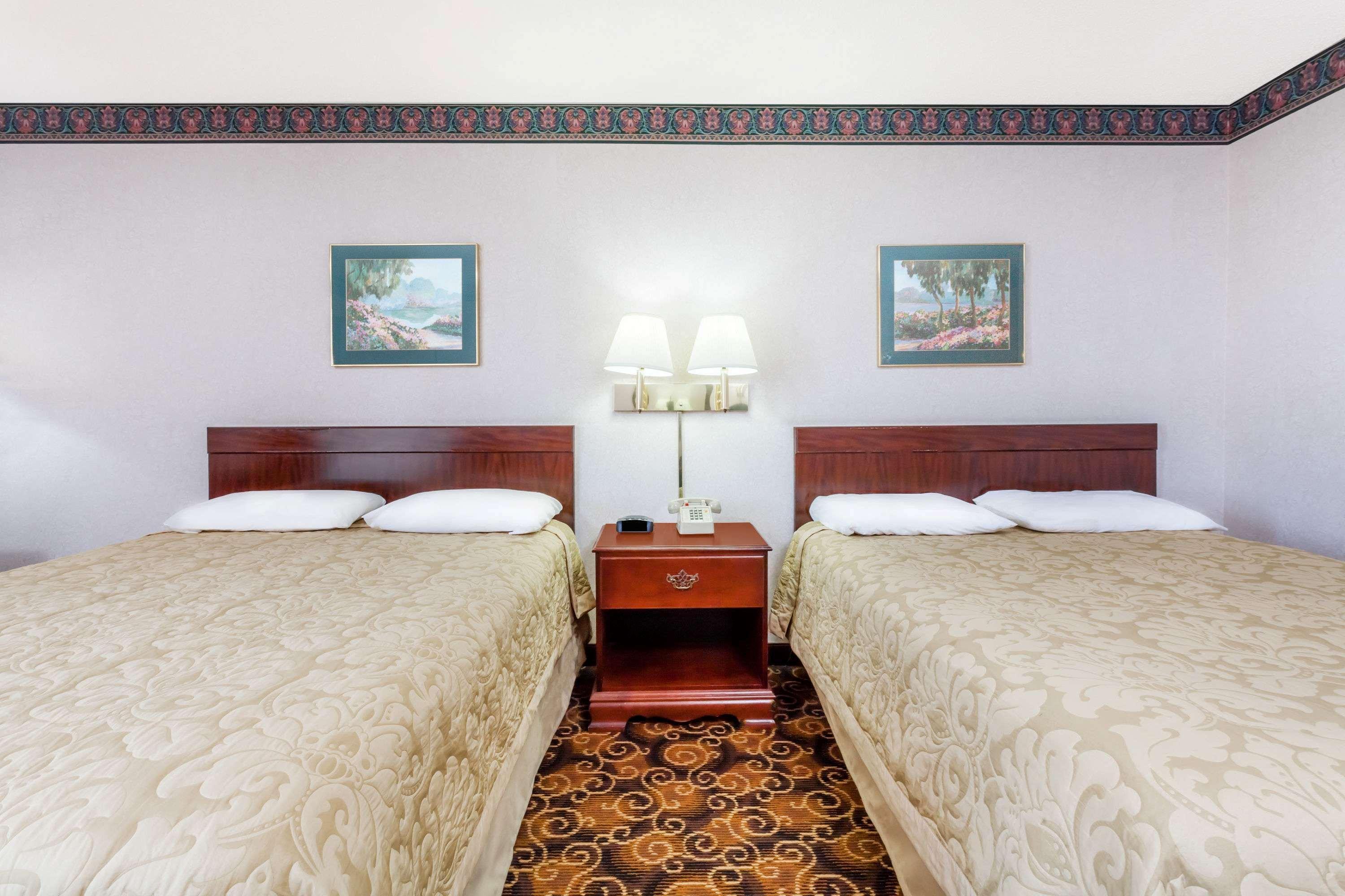 Super 8 By Wyndham Evansville North Stacer Bagian luar foto