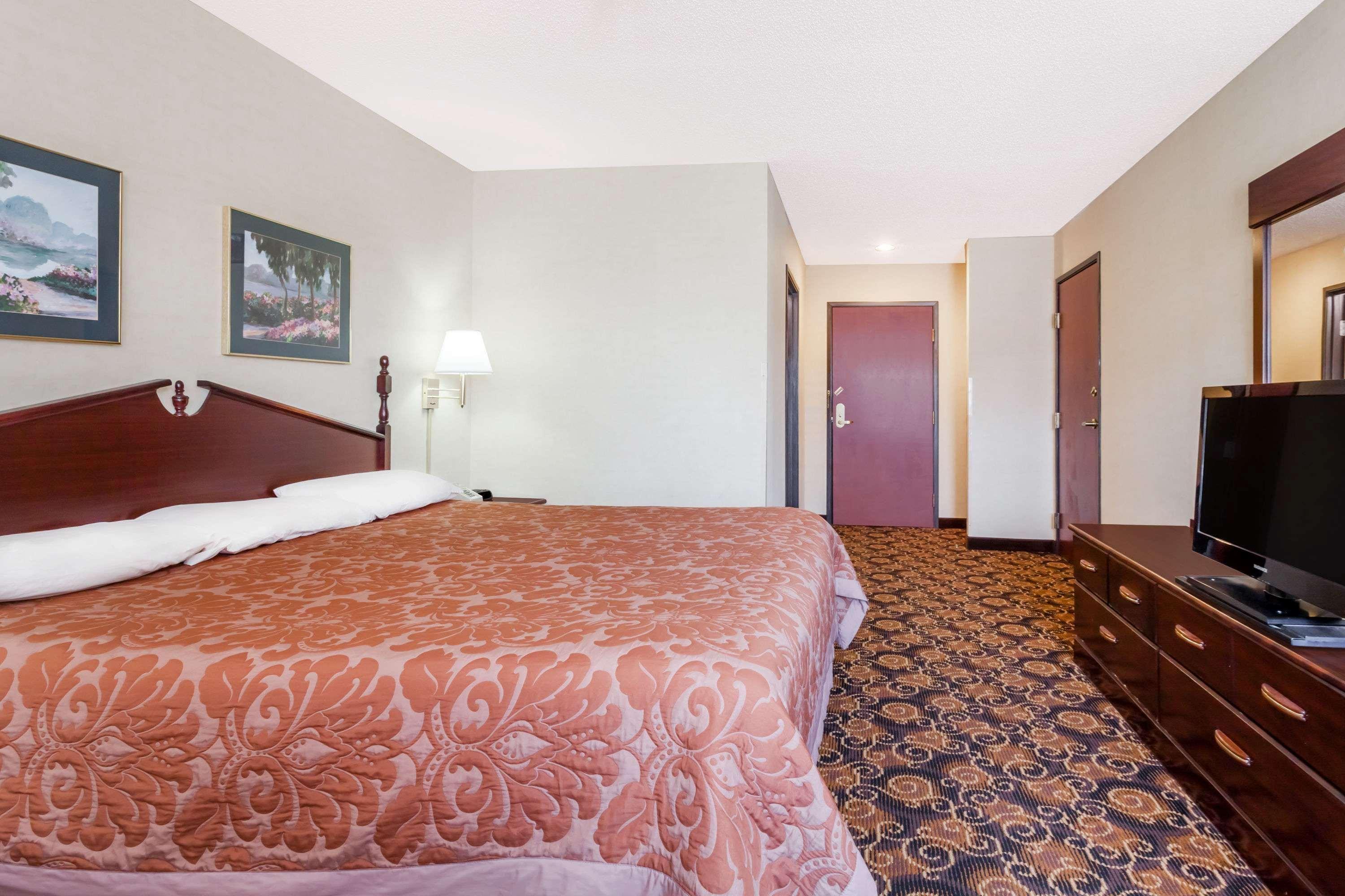 Super 8 By Wyndham Evansville North Stacer Bagian luar foto