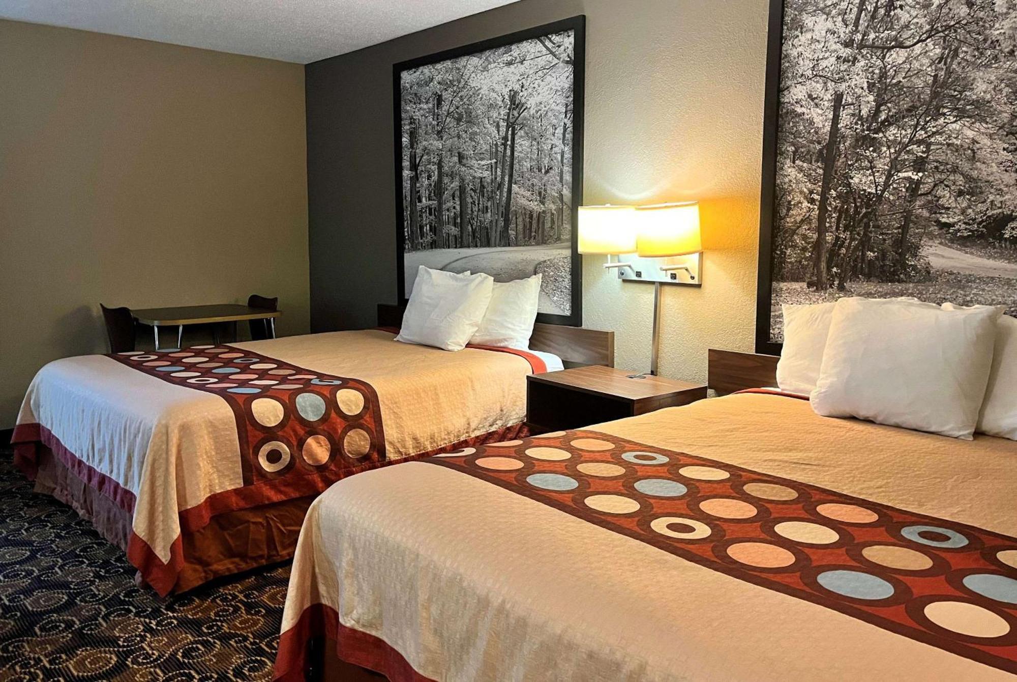 Super 8 By Wyndham Evansville North Stacer Bagian luar foto
