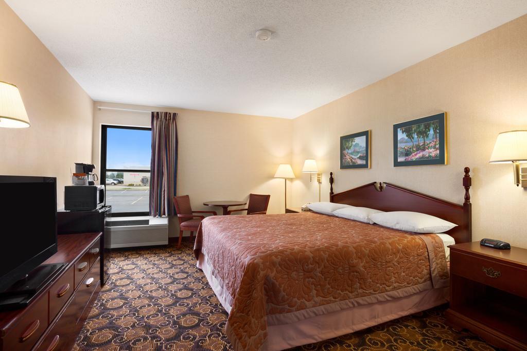 Super 8 By Wyndham Evansville North Stacer Bagian luar foto